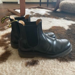 Dr Martens Chelsea boots